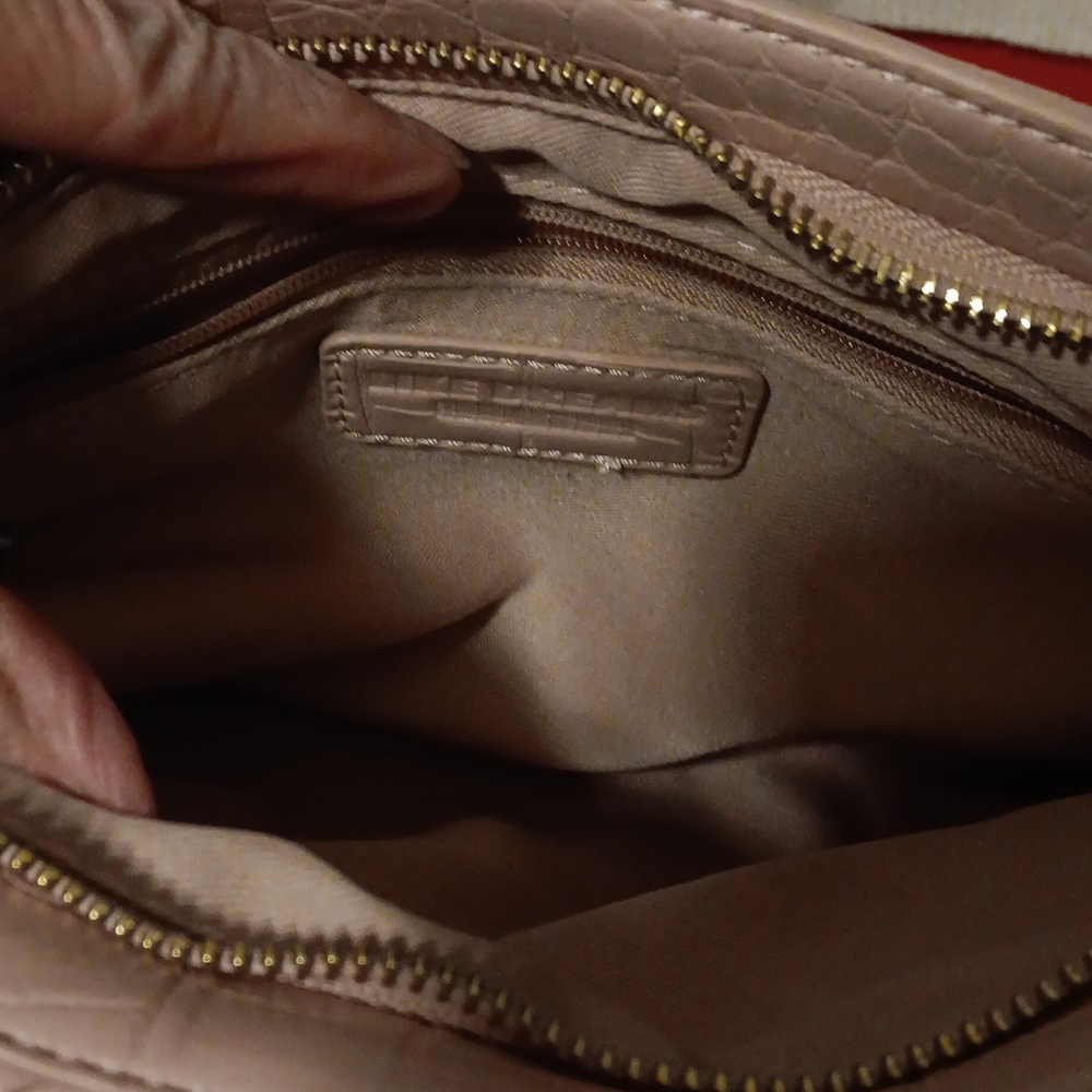 Like Dreams light pink crossbody. - Picture 9 of 14